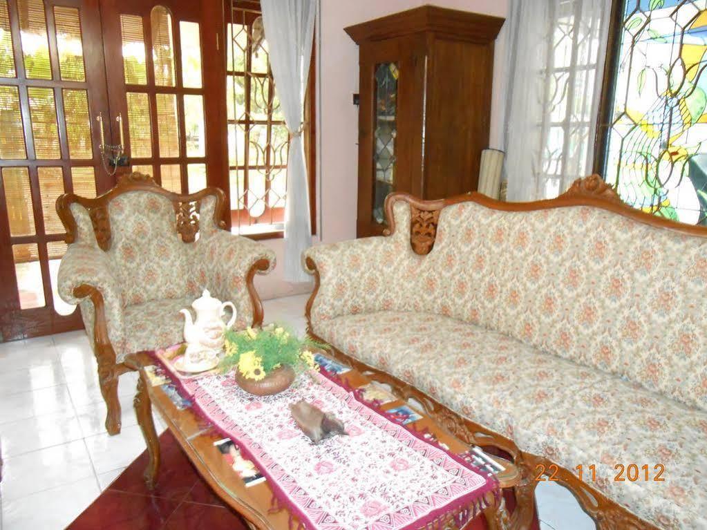 Fortuna Guest House Джокякарта Екстериор снимка
